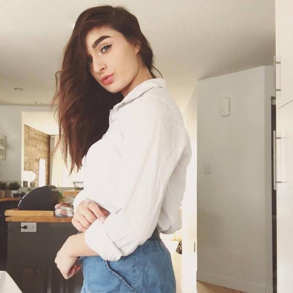 Meet your Posher, Charlotte - Picture 1 of 1